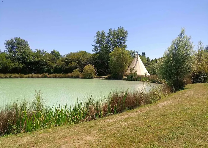 Shanti Lac Cabanes Gites Insolites Et Espace Bien-Etre Bordeaux